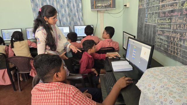 Prajna solving students doubts